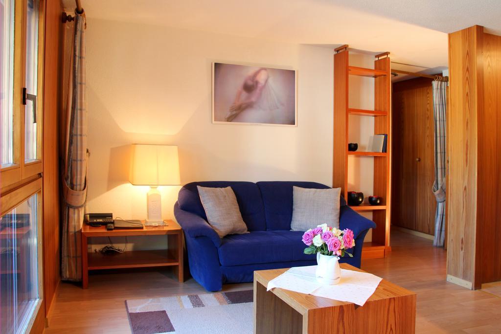 Aparthotel Ambassador Bellwald Habitación foto
